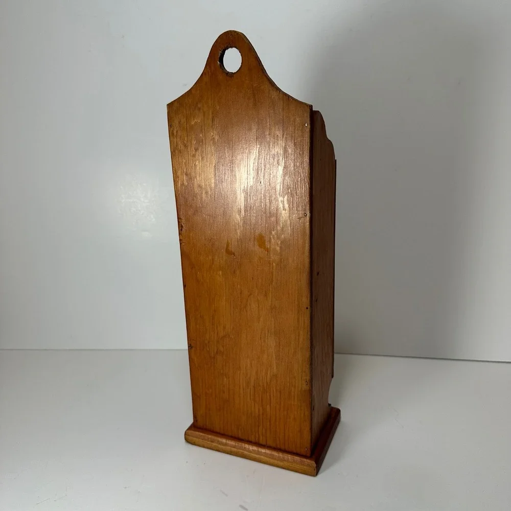 Vintage Wooden Wall Mount Mail Dispenser Scalloped Farmhouse Kitchen Organizer